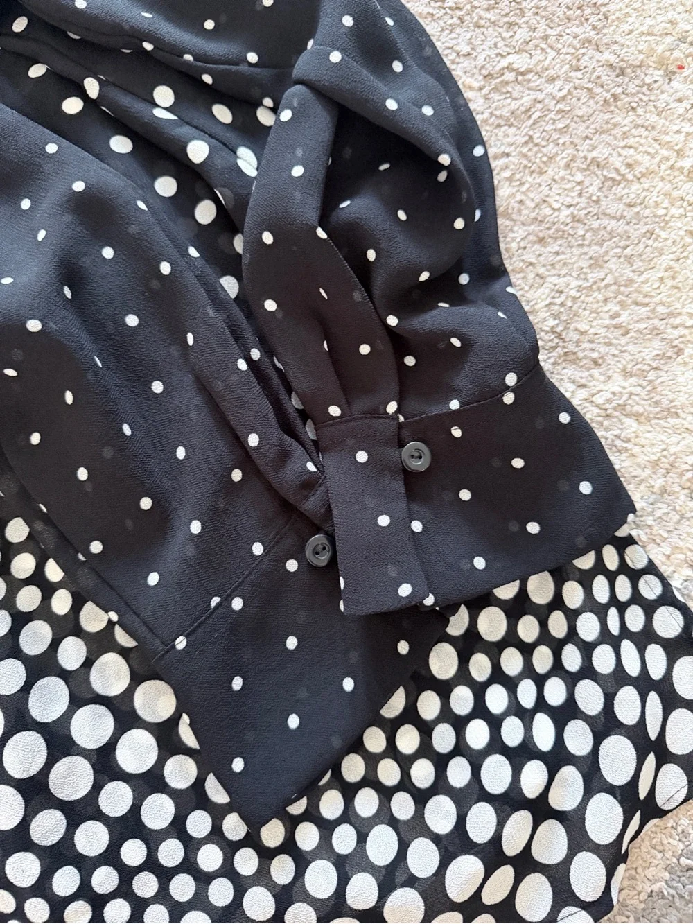 Emma James Black & White Gradient Polka Dot Button-Down Shirt